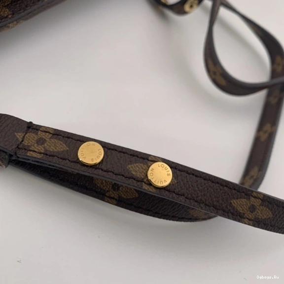 LV3 LOUIS VUITTON POUCHE 0323